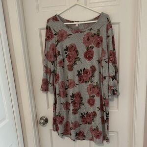 C Gray and Pink Floral Tunic Top